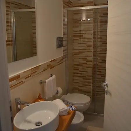 Albatros קסטלוצו