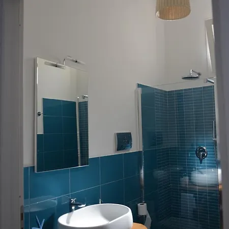 Albatros לינה וארוחת בוקר 3*